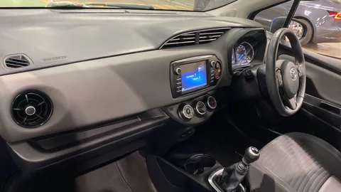 Toyota Yaris 1.5 VVT-i Icon Tech