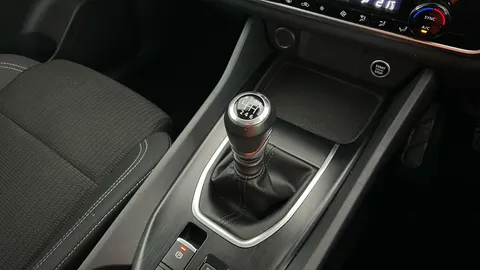 Nissan Qashqai 1.3 DiG-T MH Acenta Premium