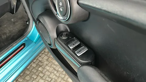 MINI CONVERTIBLE 1.5 Cooper [JCWSport Pack]