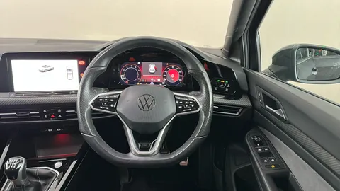 VOLKSWAGEN GOLF 1.5 TSI R-Line