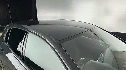 VOLKSWAGEN GOLF 1.5 TSI R-Line