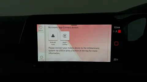 VOLKSWAGEN GOLF 1.5 TSI R-Line