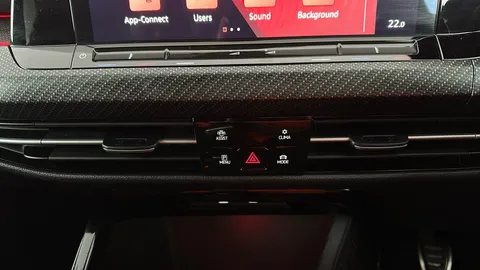 VOLKSWAGEN GOLF 1.5 TSI R-Line