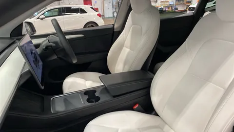 TESLA MODEL Y RWD Auto