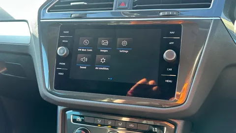 VOLKSWAGEN TIGUAN 2.0 TDi 150 4Motion SE Nav DSG