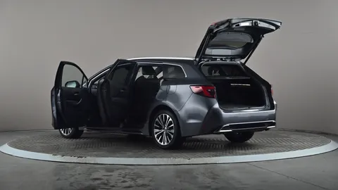 TOYOTA COROLLA 1.8 Hybrid Design CVT