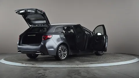 TOYOTA COROLLA 1.8 Hybrid Design CVT