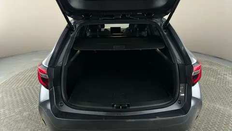 TOYOTA COROLLA 1.8 Hybrid Design CVT