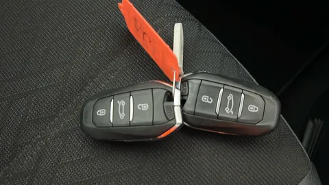 VAUXHALL CORSA 100kW Elite Nav 50kWh Auto [7.4kWCh]