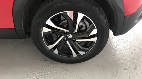 PEUGEOT 2008 1.2 PureTech 130 Allure