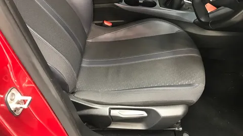 PEUGEOT 2008 1.2 PureTech 130 Allure