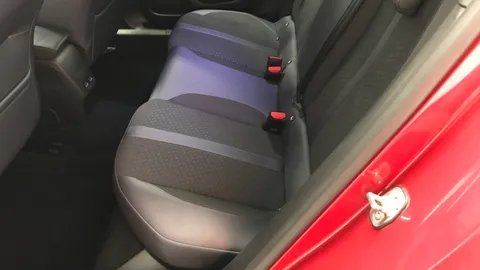 PEUGEOT 2008 1.2 PureTech 130 Allure