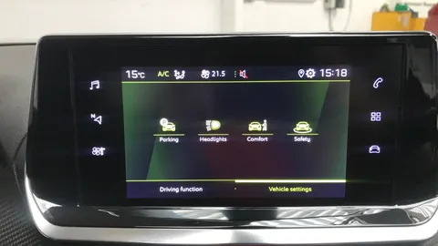 PEUGEOT 2008 1.2 PureTech 130 Allure