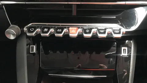 PEUGEOT 2008 1.2 PureTech 130 Allure