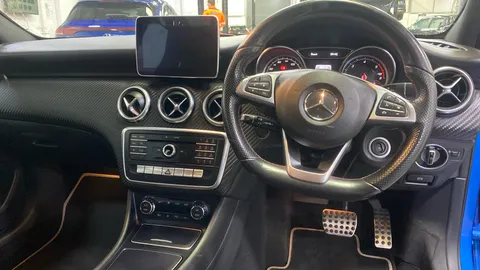 MERCEDES-BENZ A CLASS A180d AMG Line Auto