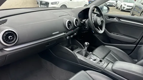 AUDI A3 30 TDI 116 Sport