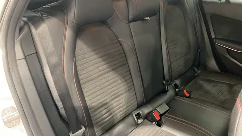 MERCEDES-BENZ CLA CLA 220d AMG Line Night Edition Tip Auto