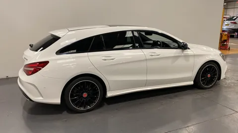MERCEDES-BENZ CLA CLA 220d AMG Line Night Edition Tip Auto