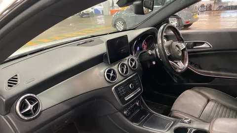 MERCEDES-BENZ CLA CLA 220d AMG Line Night Edition Tip Auto