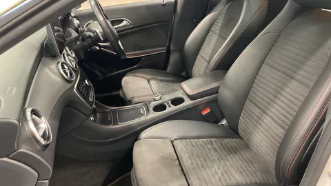 MERCEDES-BENZ CLA CLA 220d AMG Line Night Edition Tip Auto