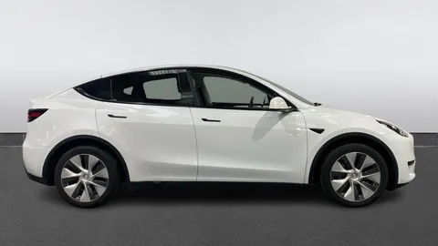 TESLA MODEL Y RWD Auto