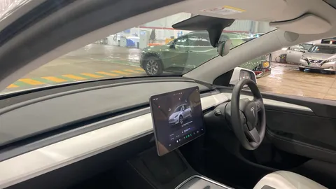 TESLA MODEL Y RWD Auto