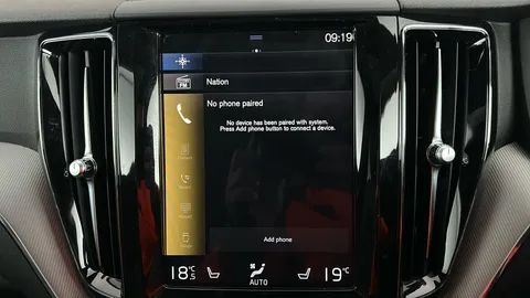 VOLVO XC60 2.0 T8 [390] Hybrid R DESIGN AWD Geartronic