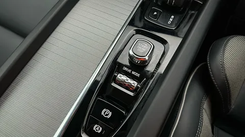 VOLVO XC60 2.0 T8 [390] Hybrid R DESIGN AWD Geartronic