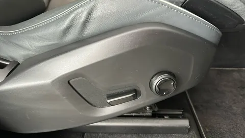 VOLVO XC60 2.0 T8 [390] Hybrid R DESIGN AWD Geartronic