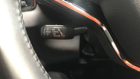 SKODA KAROQ 1.0 TSI 110 SE Technology