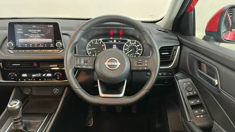 NISSAN QASHQAI 1.3 DiG-T MH Acenta Premium