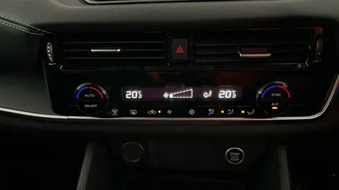 NISSAN QASHQAI 1.3 DiG-T MH Acenta Premium