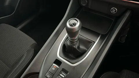 NISSAN QASHQAI 1.3 DiG-T MH Acenta Premium