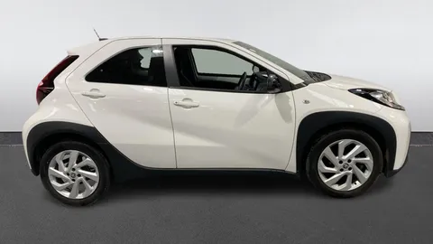 Toyota Aygo X 1.0 VVT-i Pure