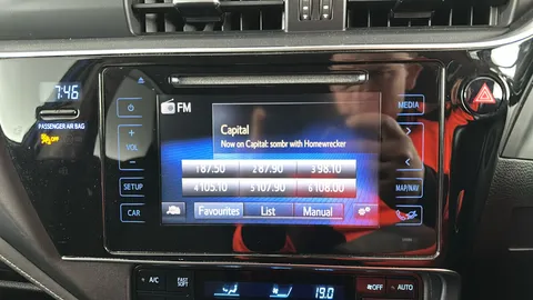 Toyota Auris 1.8 Hybrid Design TSS CVT [Nav]