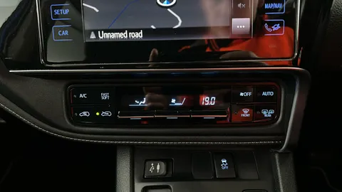 Toyota Auris 1.8 Hybrid Design TSS CVT [Nav]