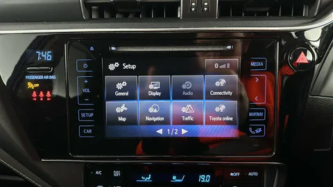 Toyota Auris 1.8 Hybrid Design TSS CVT [Nav]