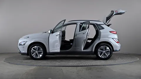 HYUNDAI KONA 100kW SE Connect 39kWh Auto