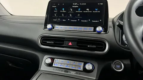 HYUNDAI KONA 100kW SE Connect 39kWh Auto