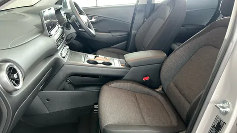 HYUNDAI KONA 100kW SE Connect 39kWh Auto