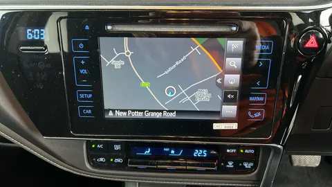 TOYOTA AURIS 1.8 Hybrid Design TSS CVT [Nav]