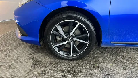 TOYOTA AURIS 1.8 Hybrid Design TSS CVT [Nav]