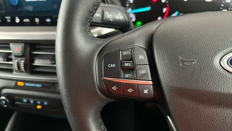 FORD FOCUS 1.0 EcoBoost Titanium