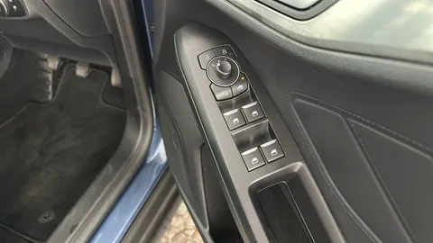 FORD FOCUS 1.0 EcoBoost Titanium