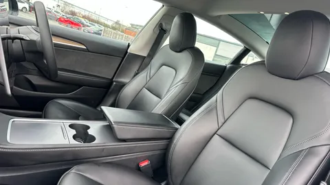Tesla                     Model 3 RWD Auto