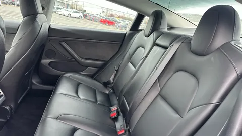 Tesla                     Model 3 RWD Auto