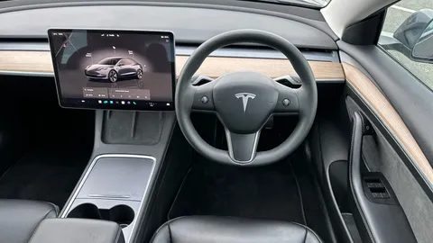 Tesla                     Model 3 RWD Auto