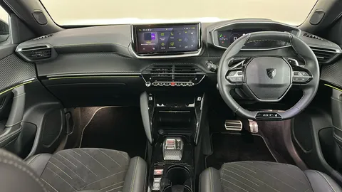 PEUGEOT 2008 1.2 PureTech 130 GT EAT8