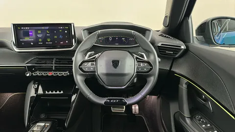 PEUGEOT 2008 1.2 PureTech 130 GT EAT8