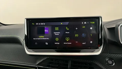 PEUGEOT 2008 1.2 PureTech 130 GT EAT8